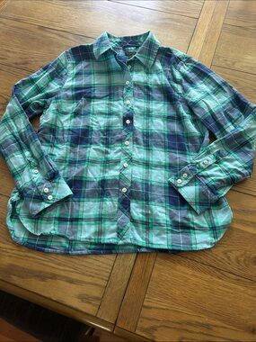 Women’s Talbots Green & Blue Plaid Button-Down Shirt size Med Petite